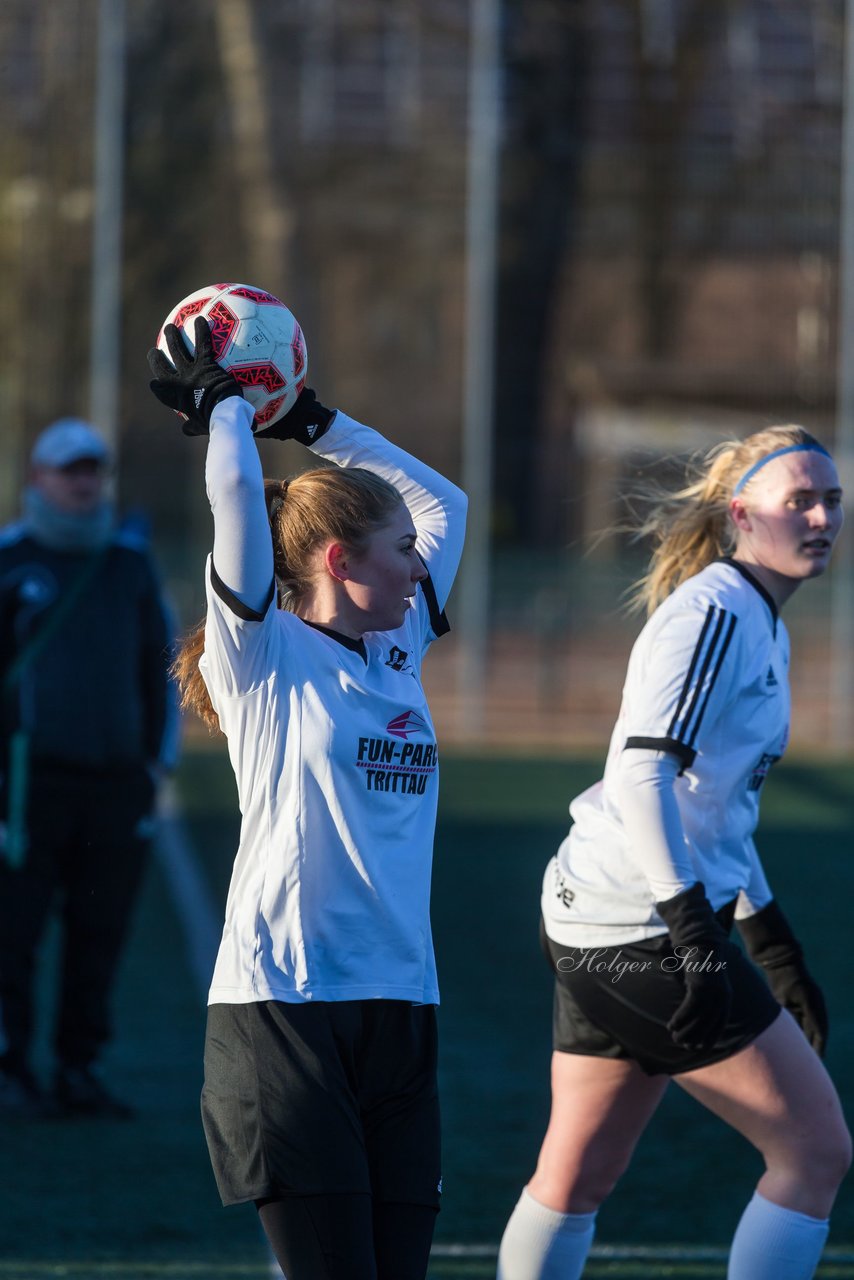 Bild 166 - Frauen SG Holstein Sued - SV Gruenweiss-Siebenbaeumen : Ergebnis: 0:2